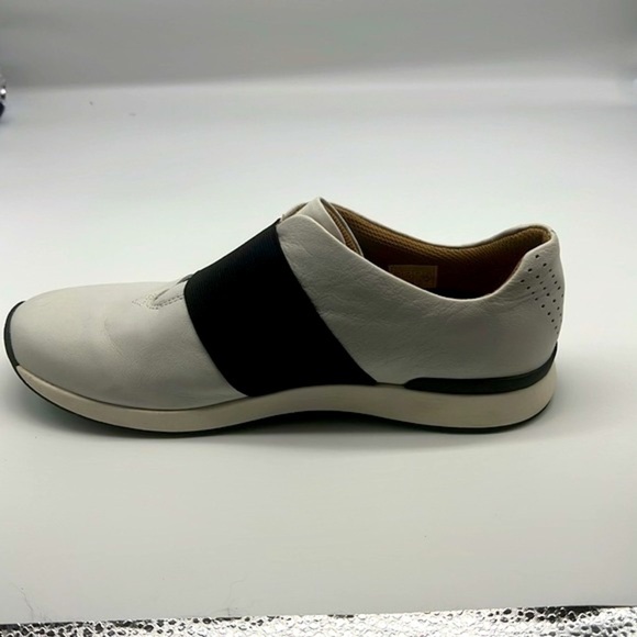 VIONIC- Cosmic Codie Black And White Lightweight Slip On Sneaker Size 9.5 - Picture 5 of 13